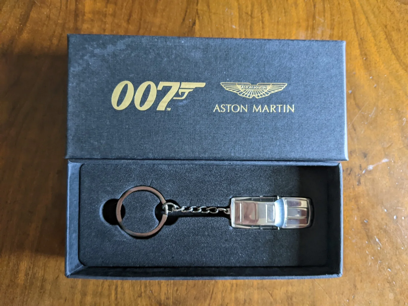James Bond 007 Aston Martin Vantage From TLD And "No Time To Die" MIB Now Rare, изображение 4