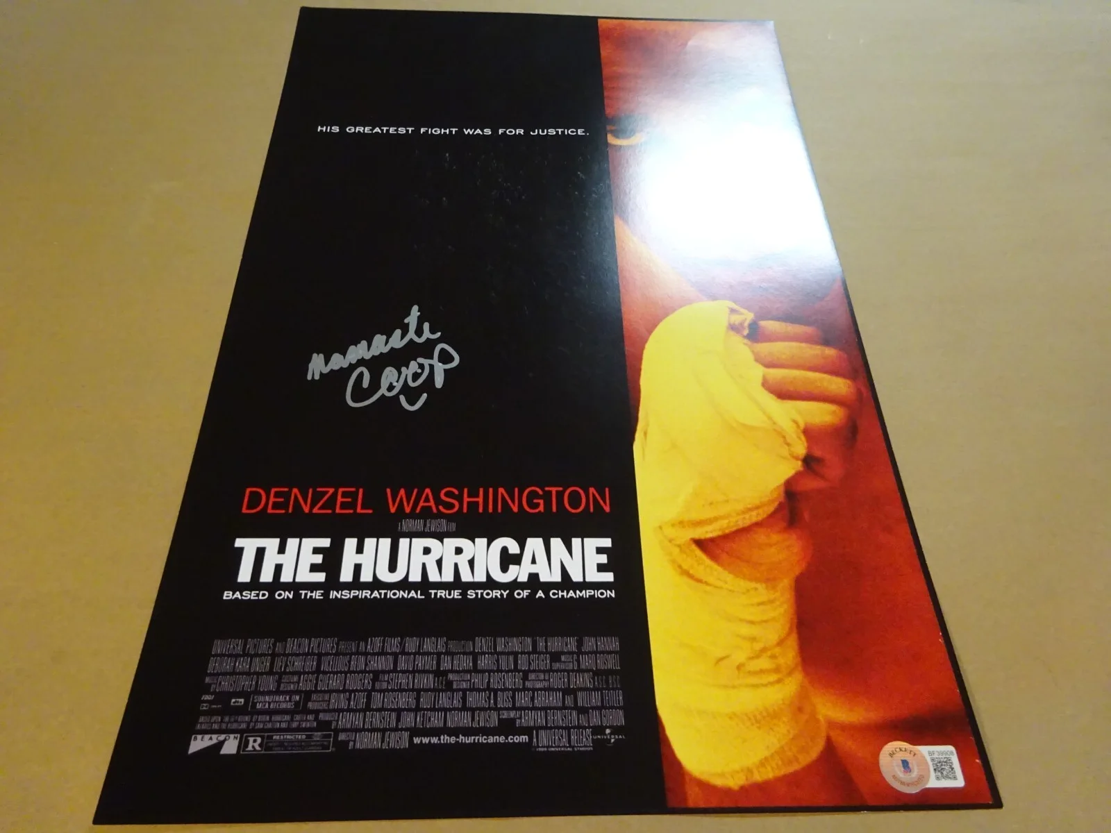 Chuck Cooper — Signed CHUCK COOPER Autographed THE HURRICANE 11"x17" Photo Beckett BAS COA, изображение 2