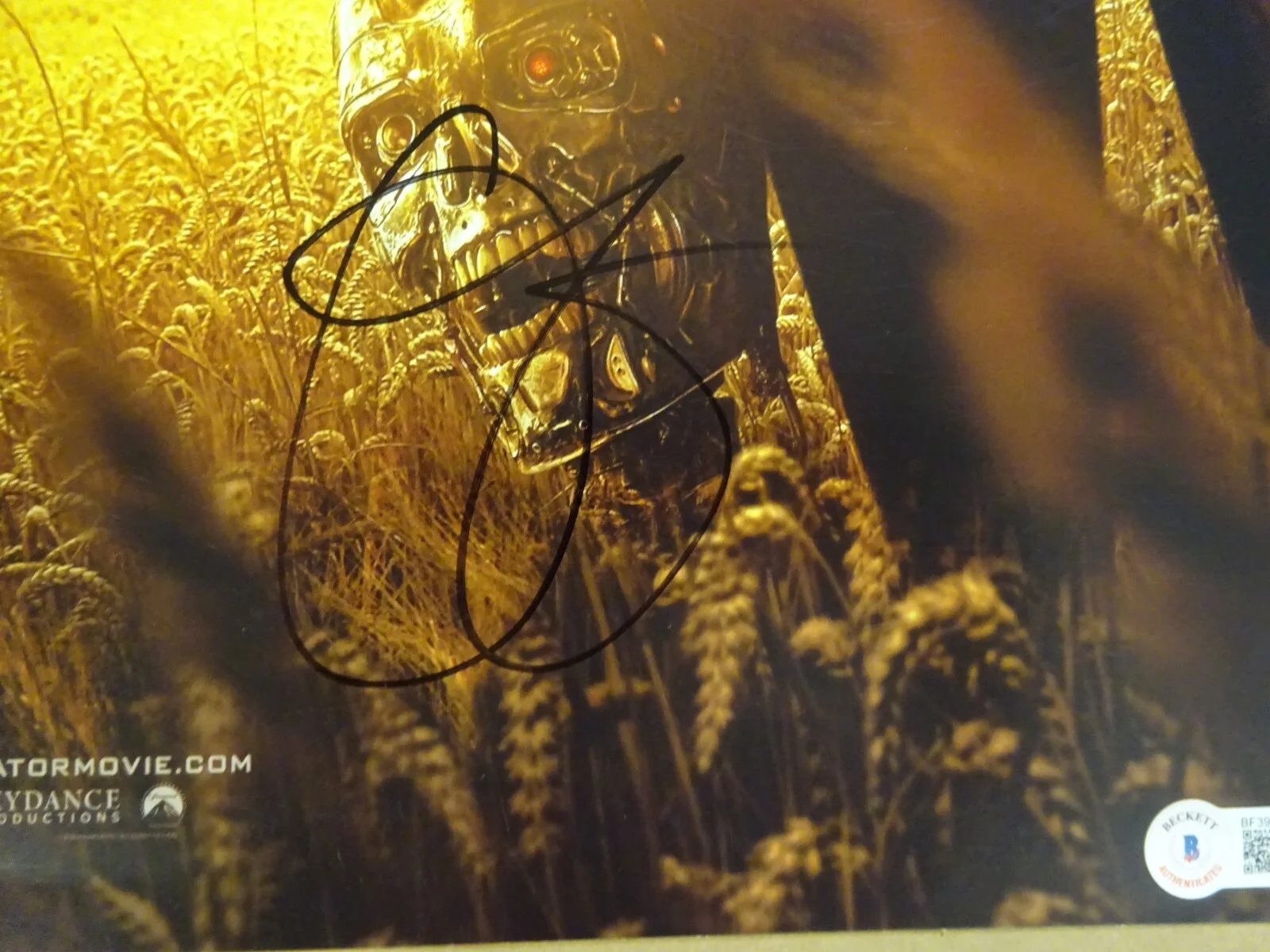 Emilia Clarke — Signed Emilia Clarke Autographed Terminator Genisys11x17 Photo Beckett BAS COA, image 3