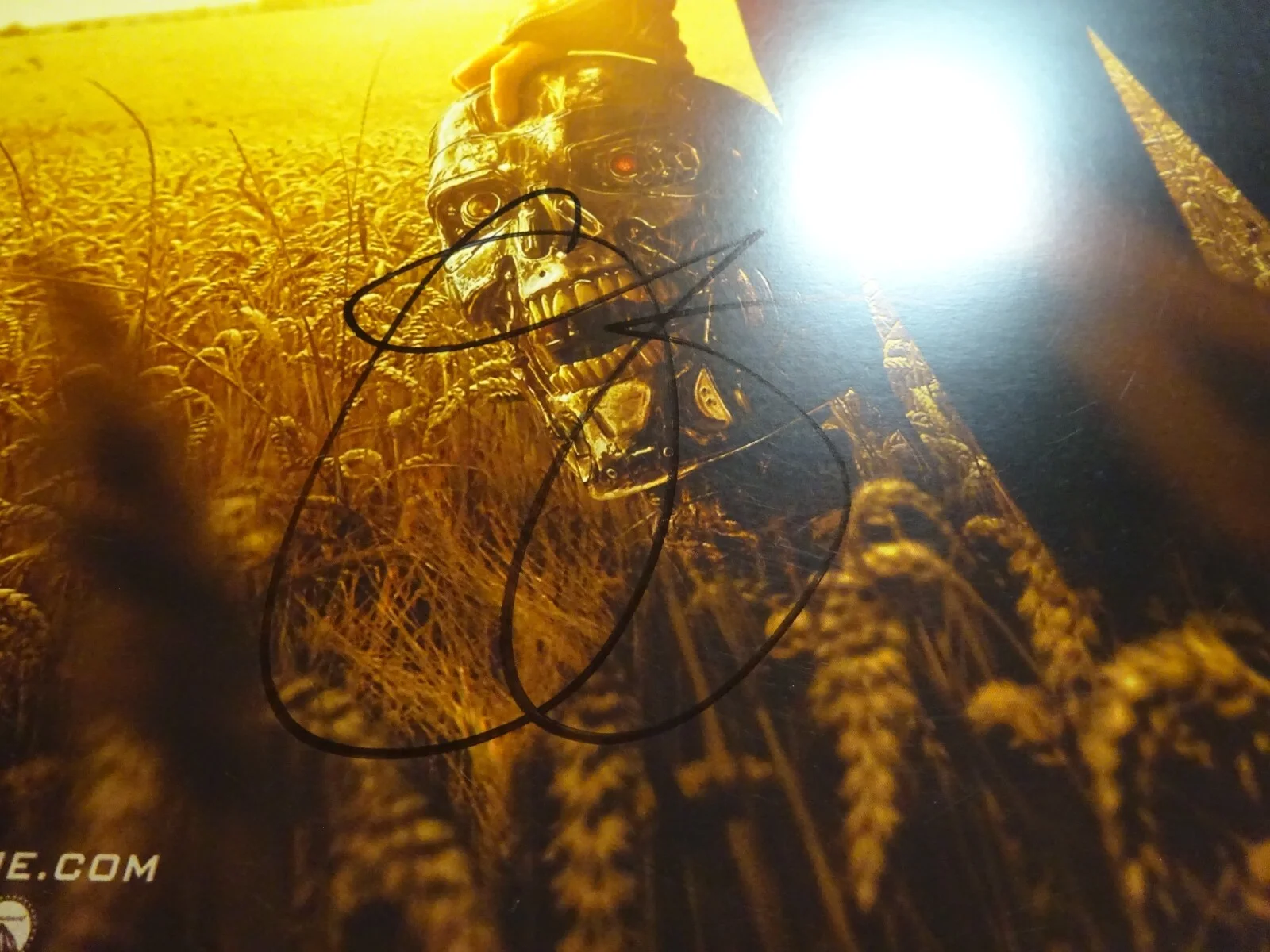 Emilia Clarke — Signed Emilia Clarke Autographed Terminator Genisys11x17 Photo Beckett BAS COA, image 4