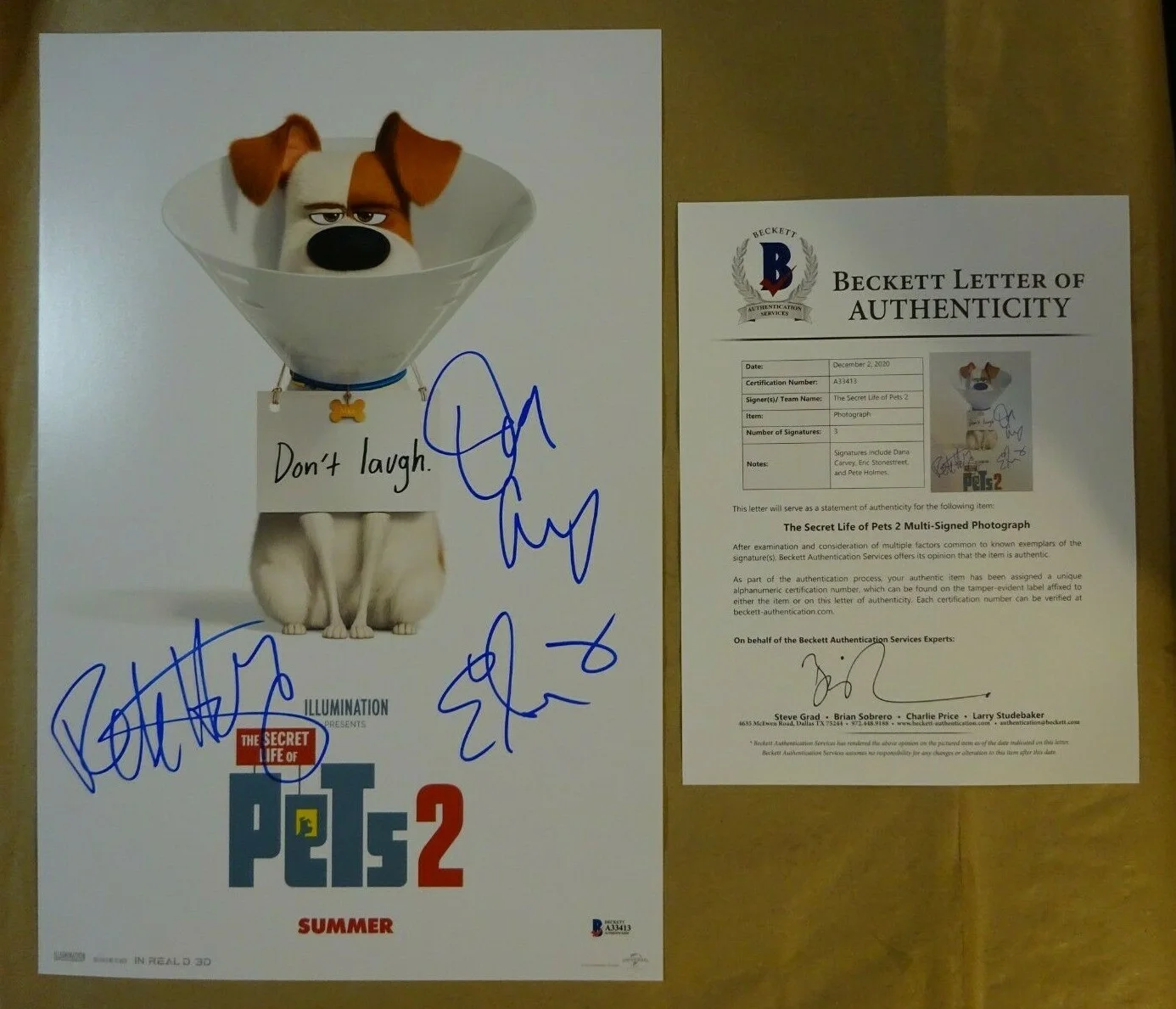 Dana Carvey, Eric Stonestreet, Pete Holmes — Signed SECRET LIFE OF PETS 2 Autographed By 3 12"x18" Photo BECKETT LOA COA