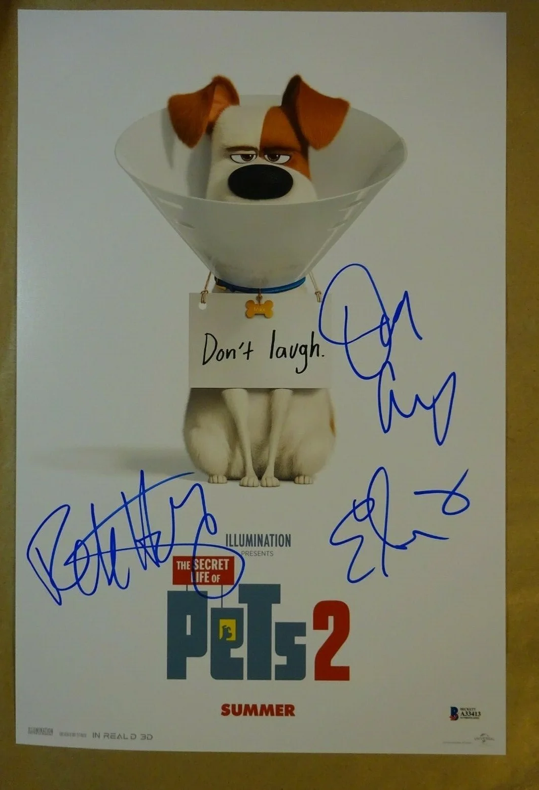Dana Carvey, Eric Stonestreet, Pete Holmes — Signed SECRET LIFE OF PETS 2 Autographed By 3 12"x18" Photo BECKETT LOA COA, изображение 2