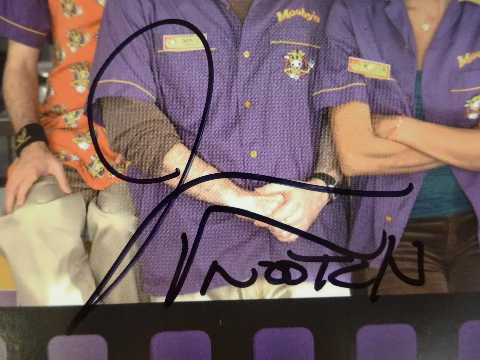 Kevin Smith, Jason Mewes — Signed KEVIN SMITH And JASON MEWES Autographed Clerks II Screenplay Book BAS COA, изображение 4