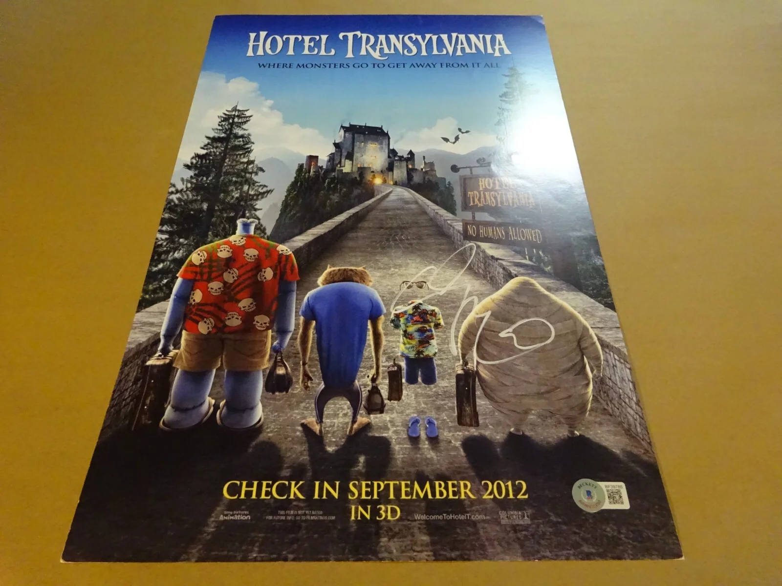 Adam Sandler — Signed Adam Sandler Autographed Hotel Transylvania 11"x17" Photo Beckett BAS COA, изображение 2