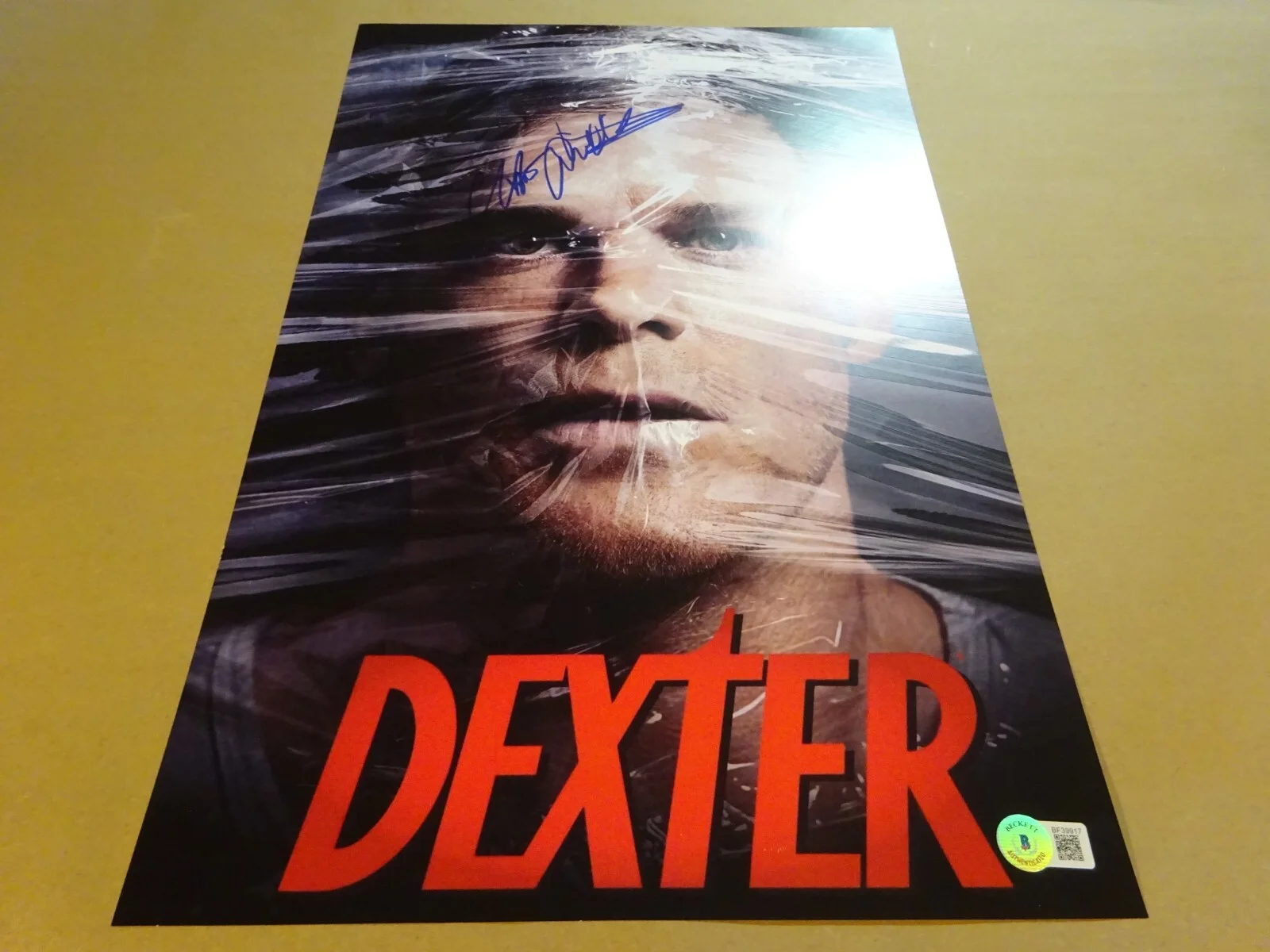 Clyde Phillips — Signed Clyde Phillips Autographed Dexter 11"x17" Photo Beckett BAS COA, изображение 2