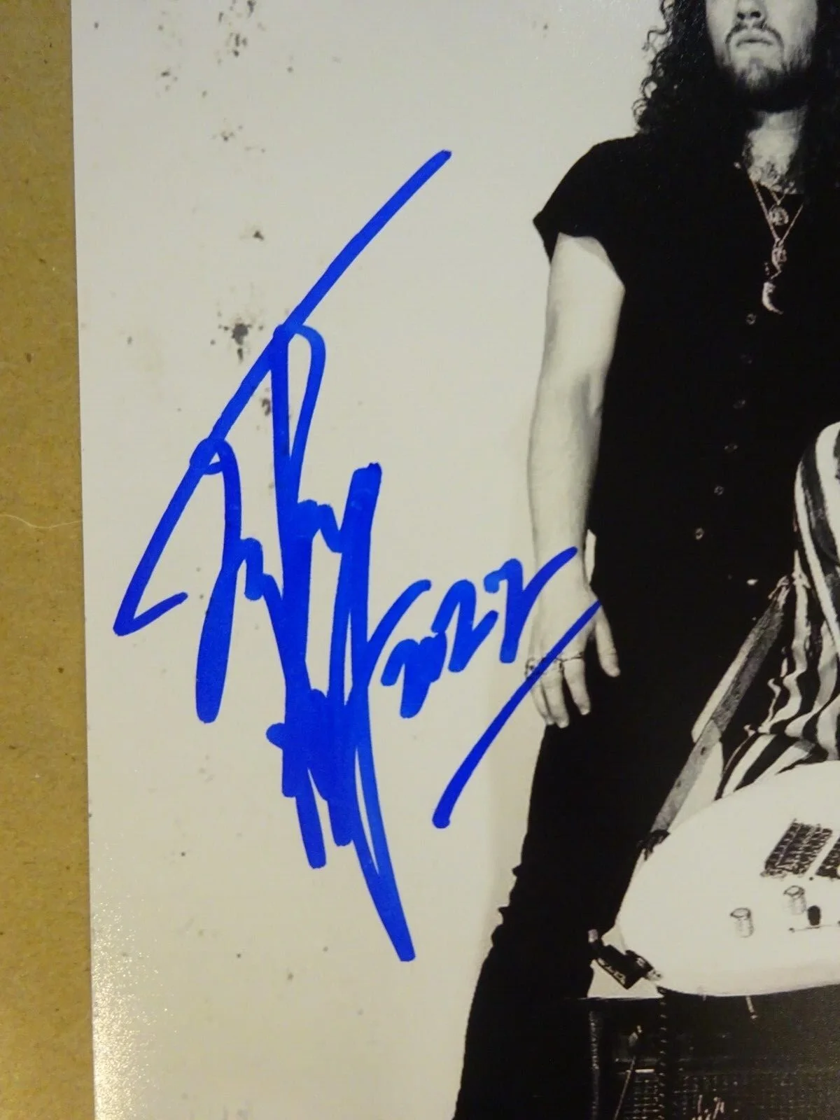 Autographed Tyler Bryant And The Shakedown Signed Album Flat 12x12 Photo BAS COA, image 3