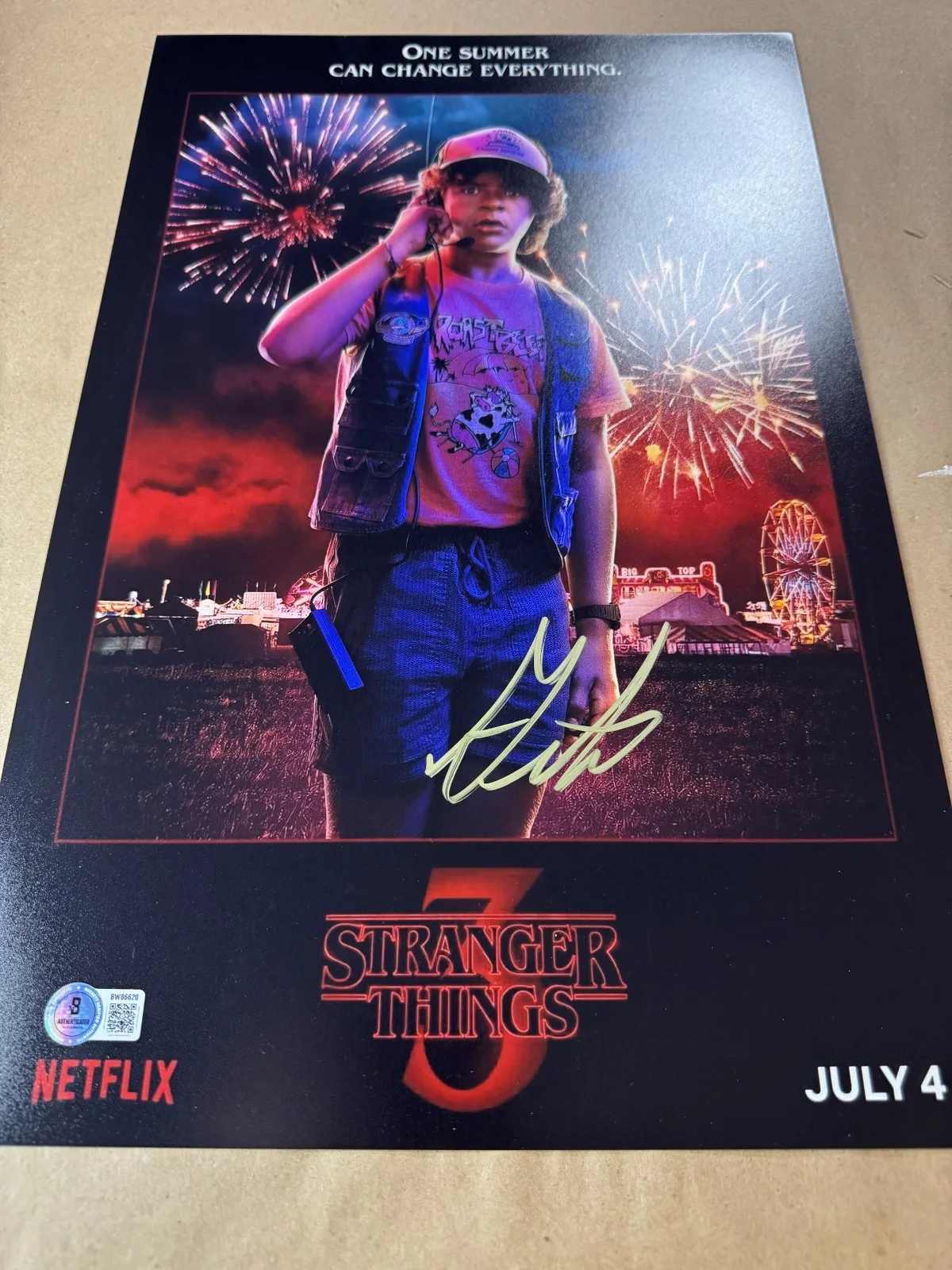 Gaten Matarazzo — Signed Gaten Matarazzo Autographed Stranger Things 11"x17" Photo Beckett BAS COA, image 2