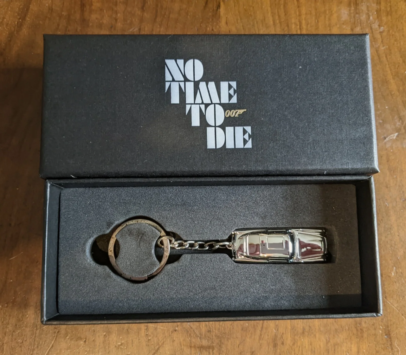 James Bond 007 No Time to Die Exclusive Aston Martin DB5 Keyring MIB Rare, изображение 3
