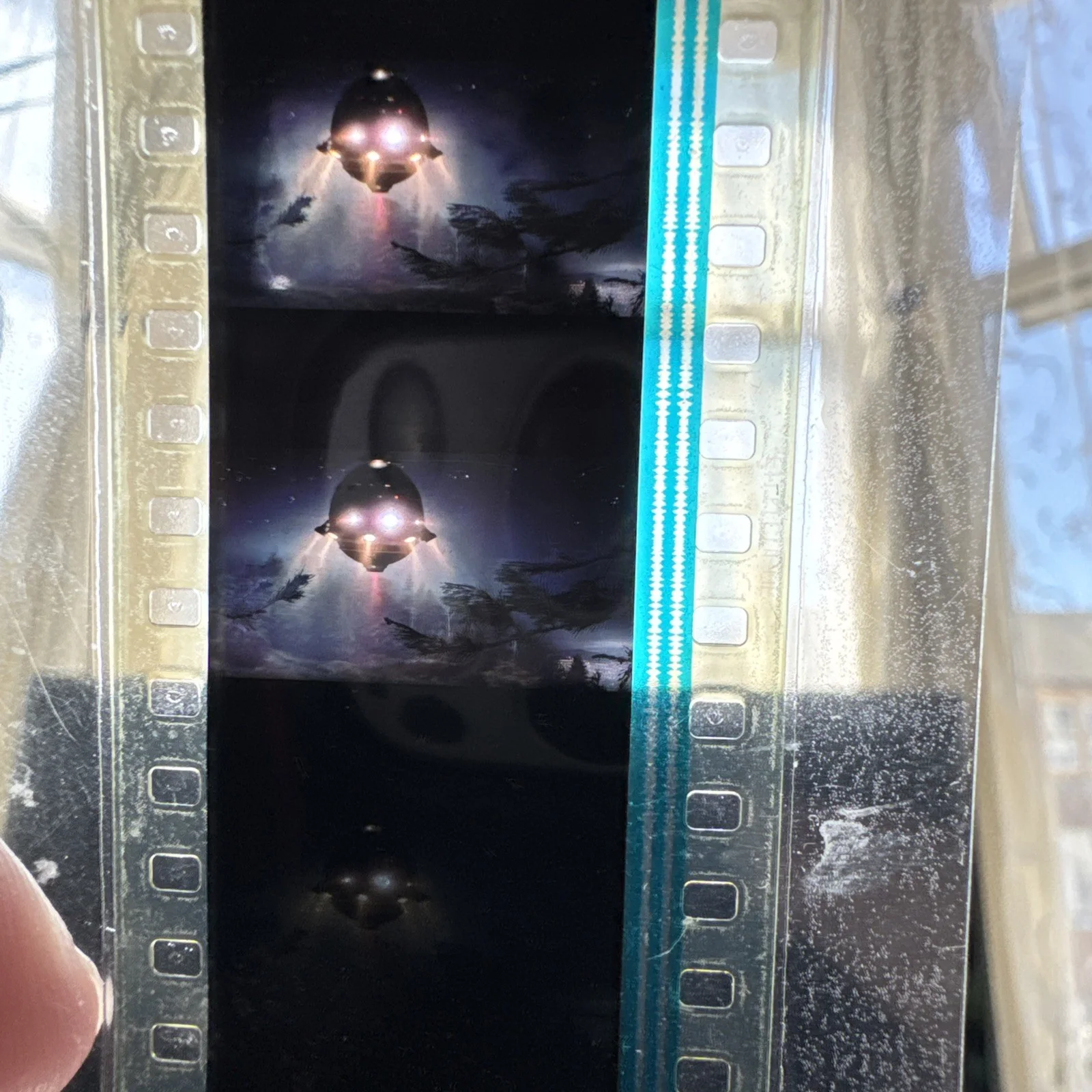 ET The Extra Terrestrial 35mm Film Cell strip very Rare laminated book mark?, image 3