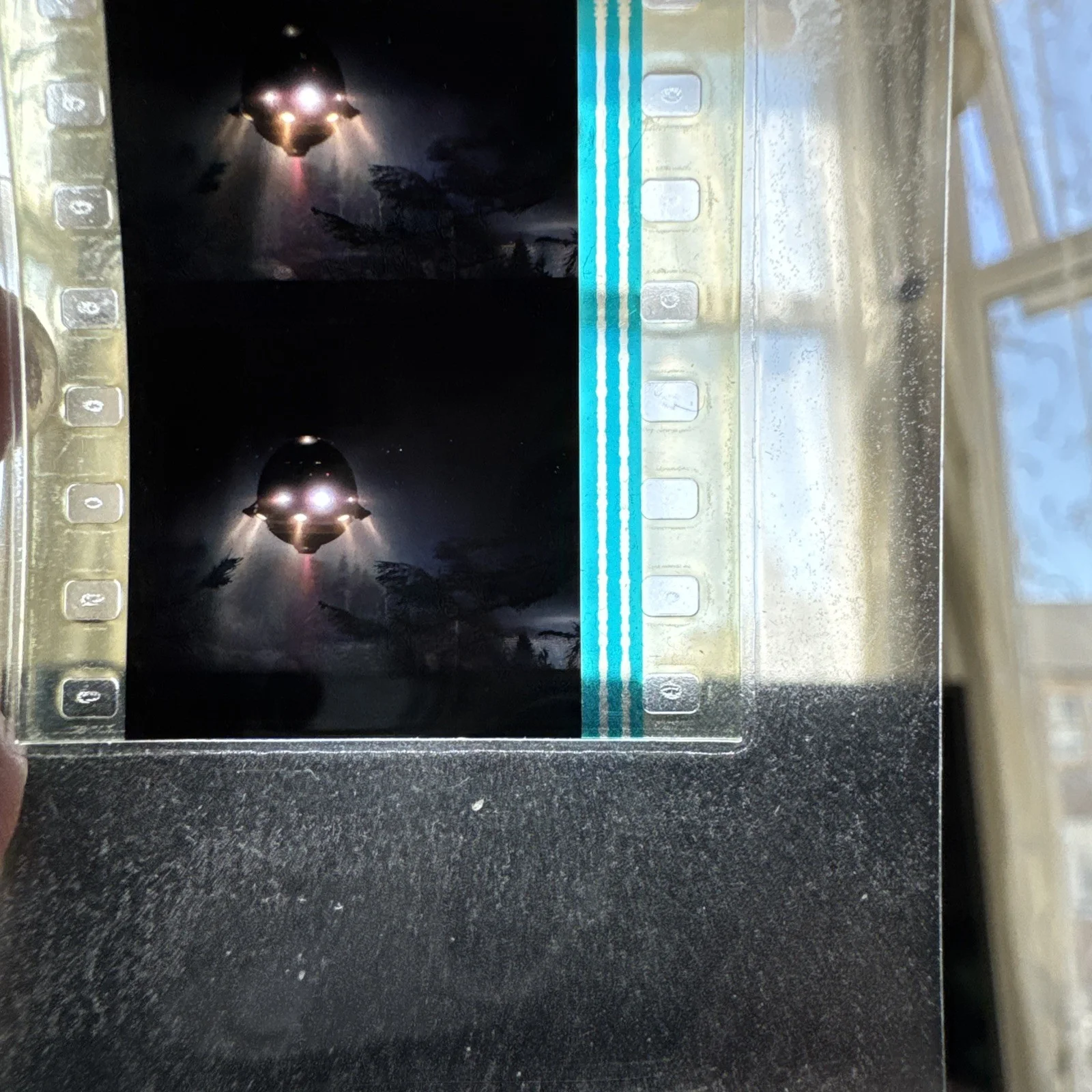 ET The Extra Terrestrial 35mm Film Cell strip very Rare laminated book mark?, image 5
