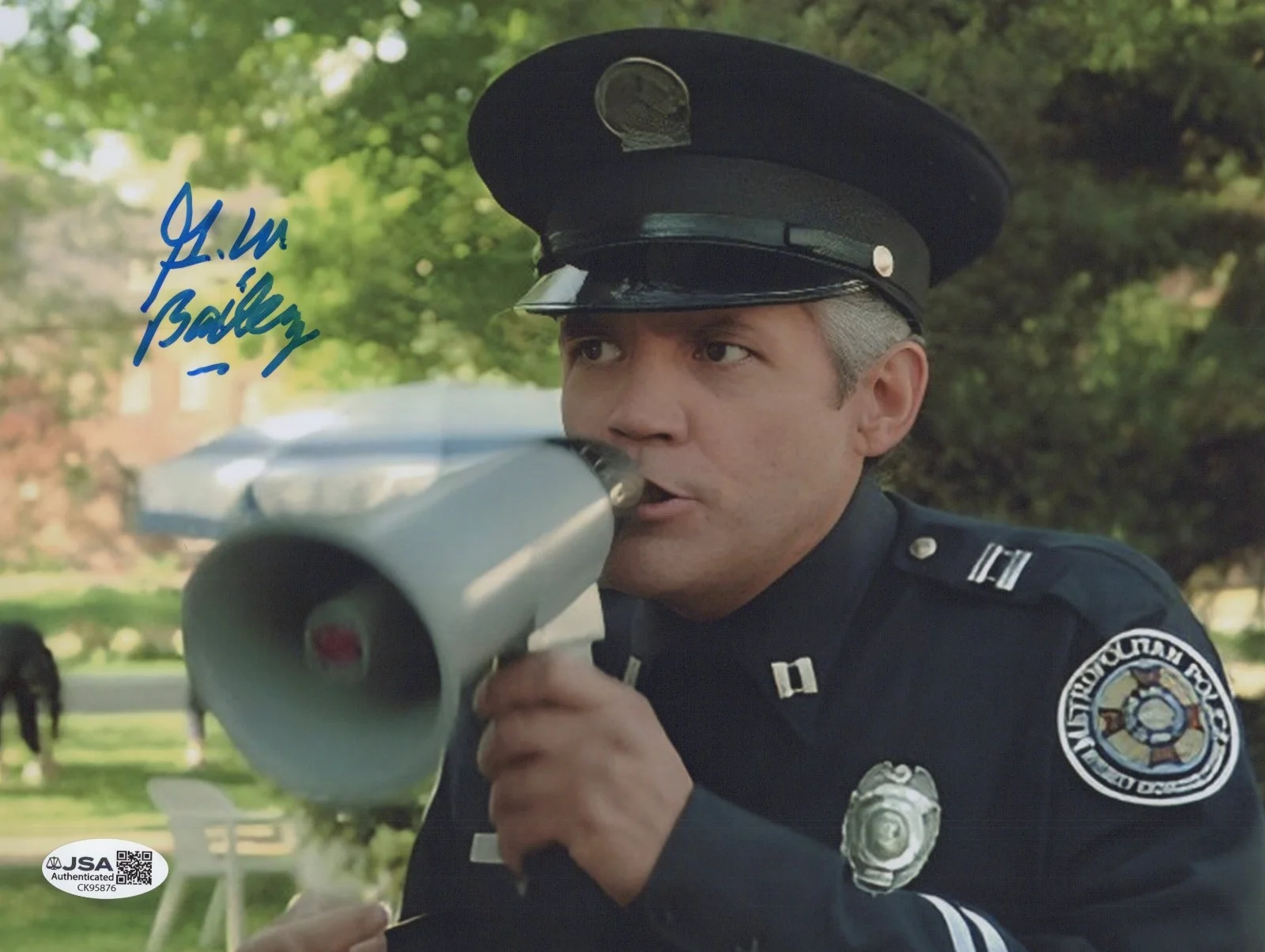 G.W. BAILEY — GW BAILEY Hand Signed POLICE ACADEMY 8x10 Photo AUTHENTIC Autograph JSA COA CERT