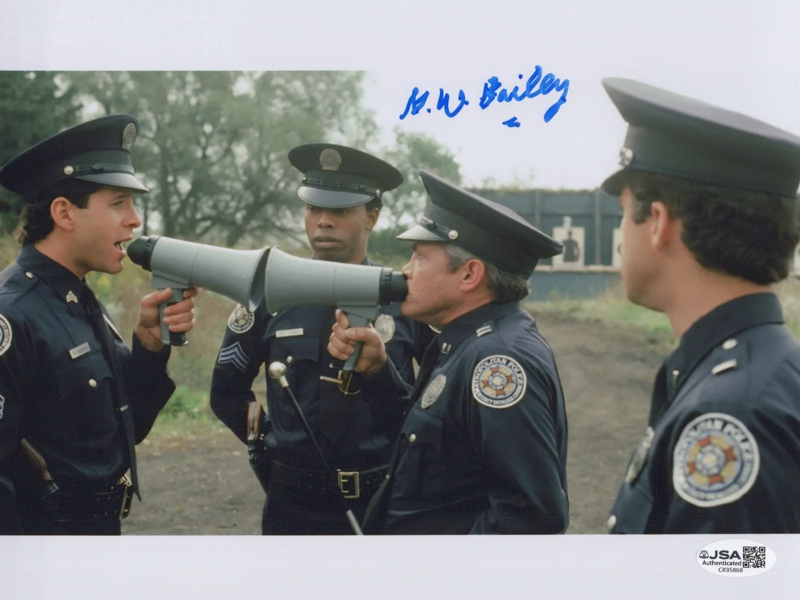 G.W. BAILEY — GW BAILEY Hand Signed POLICE ACADEMY 8x10 Photo AUTHENTIC Autograph JSA COA CERT