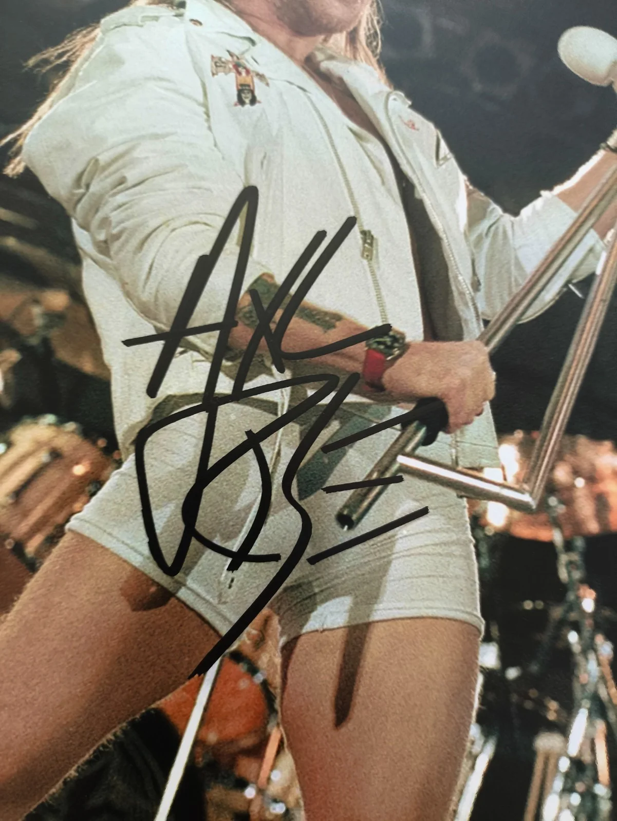 AXL ROSE SIGNED AUTOGRAPHED PHOTO 8X10 RARE, изображение 2