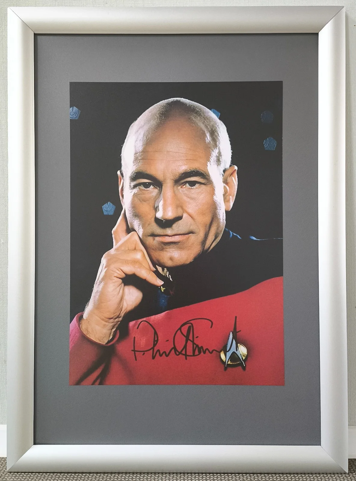 PATRICK STEWART — PATRICK STEWART ( Star Trek ) SIGNED AUTOGRAPHED PHOTO 8X12 RARE, изображение 2