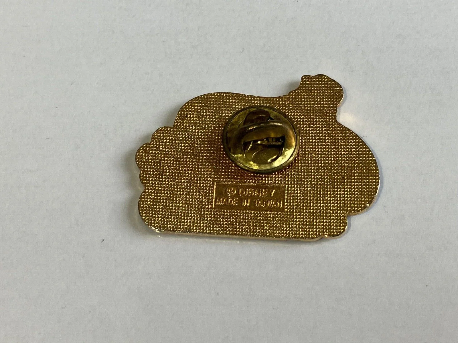 Disneys Aladdin Genie with Lamp Enamel Pin Badge, image 3