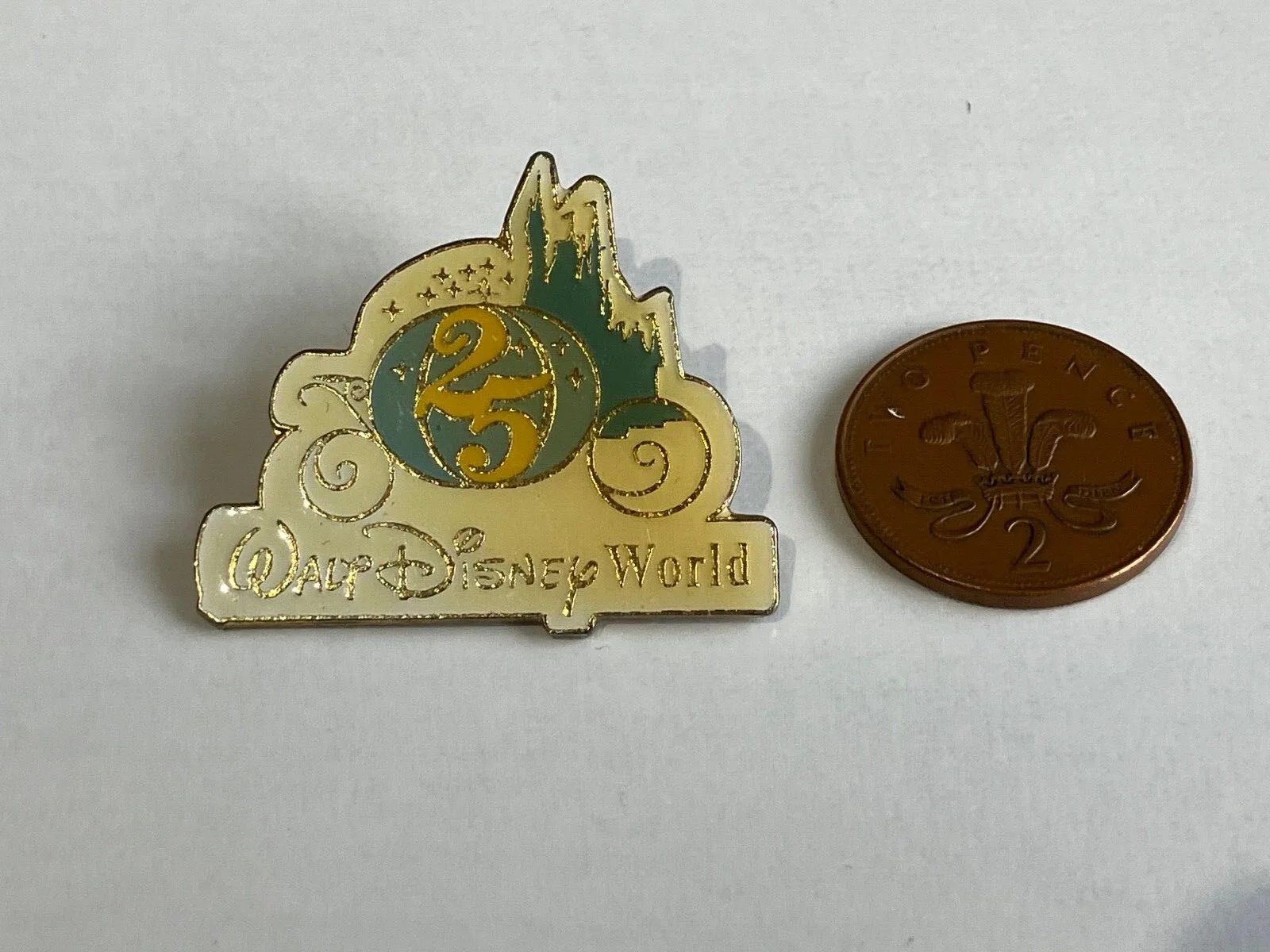 1996 Walt Disney World 25th Anniversary Cinderella's Carriage Enamel Pin Badge, изображение 2