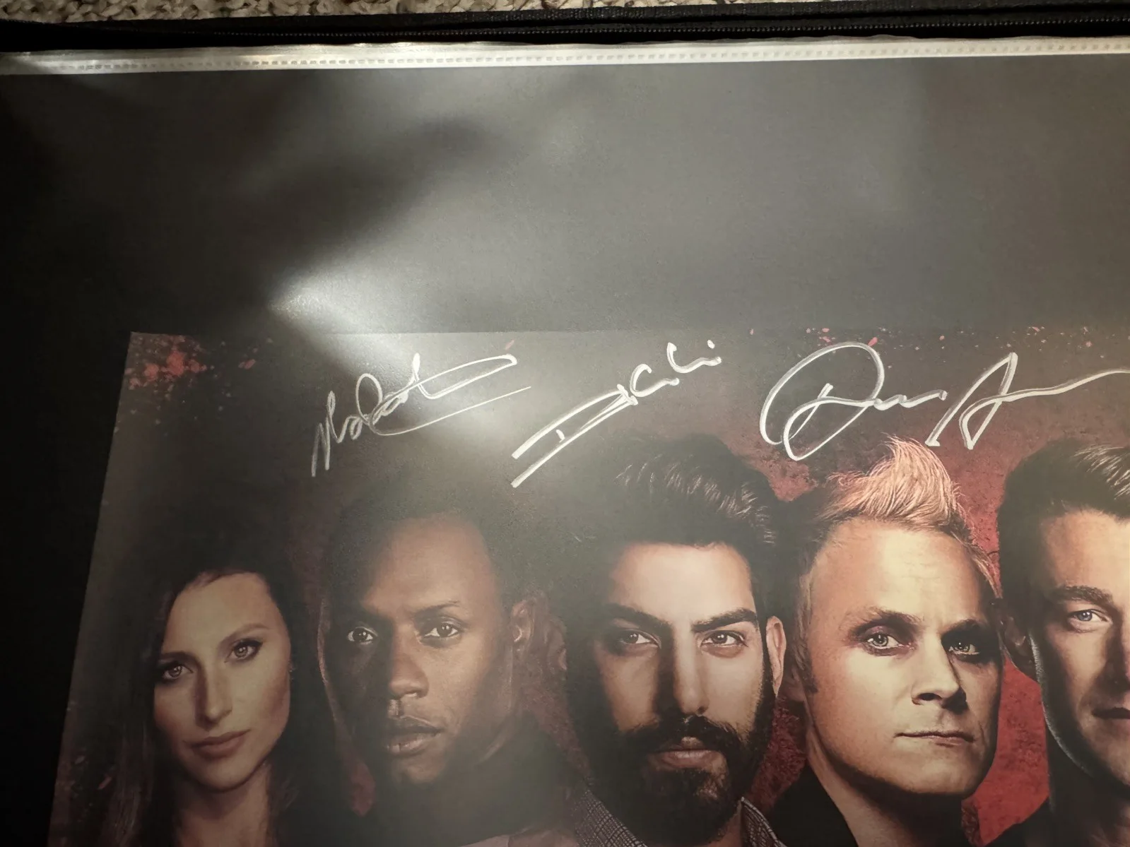 Izombie Signed CW poster SDCC 2016, изображение 3