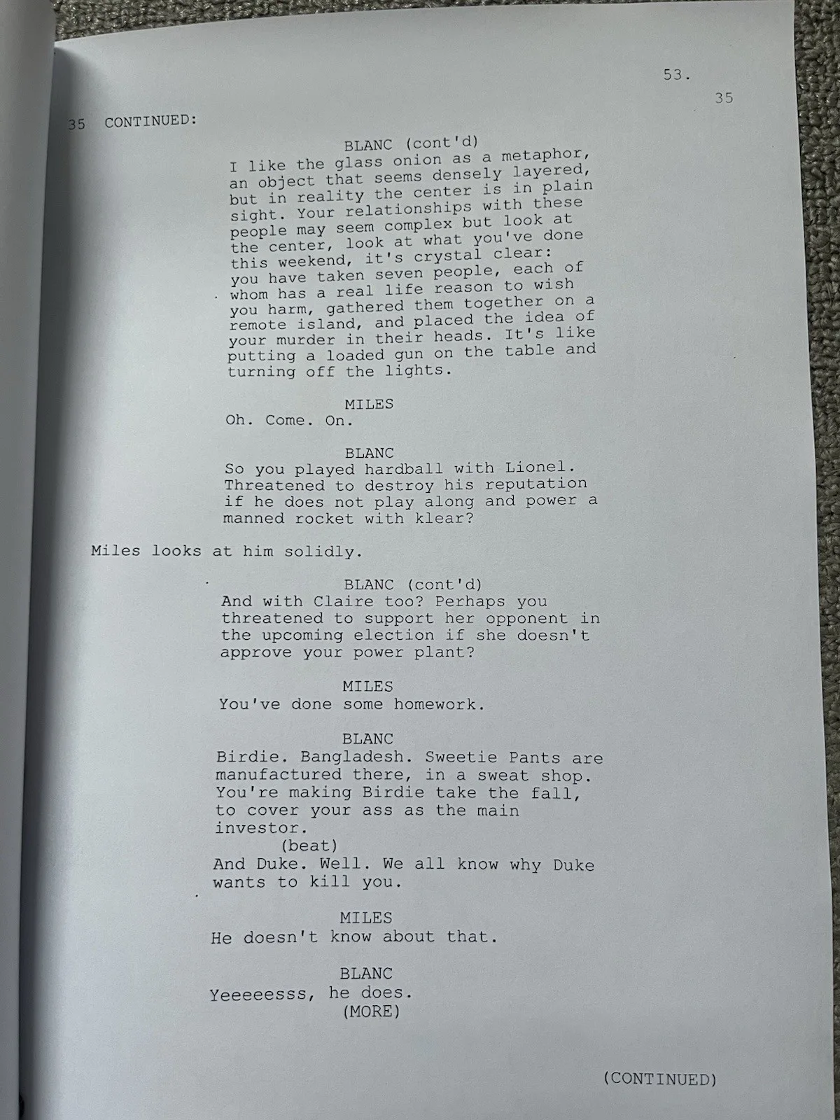 Glass Onion: A Knives Out Mystery Film Script. Daniel Craig, Kate Hudson., изображение 2