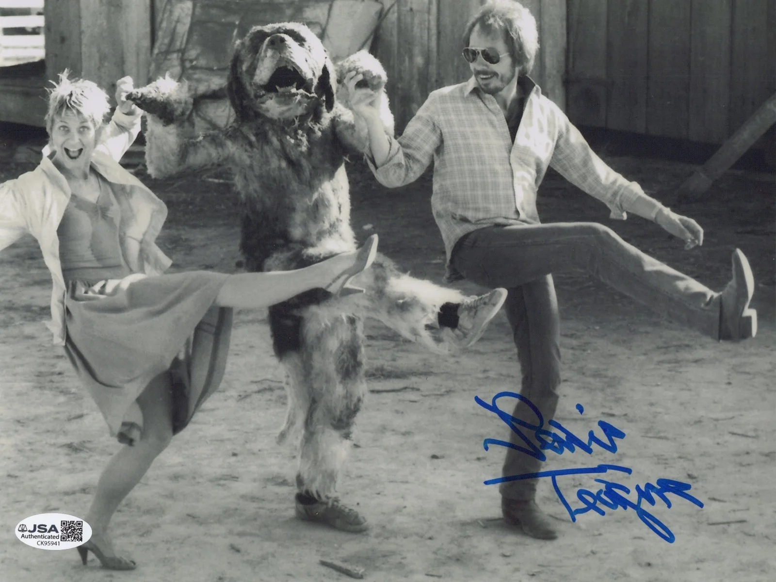 LEWIS TEAGUE — LEWIS TEAGUE Signed CUJO 8X10 Photo AUTHENTIC DIRECTOR AUTOGRAPH JSA COA CERT