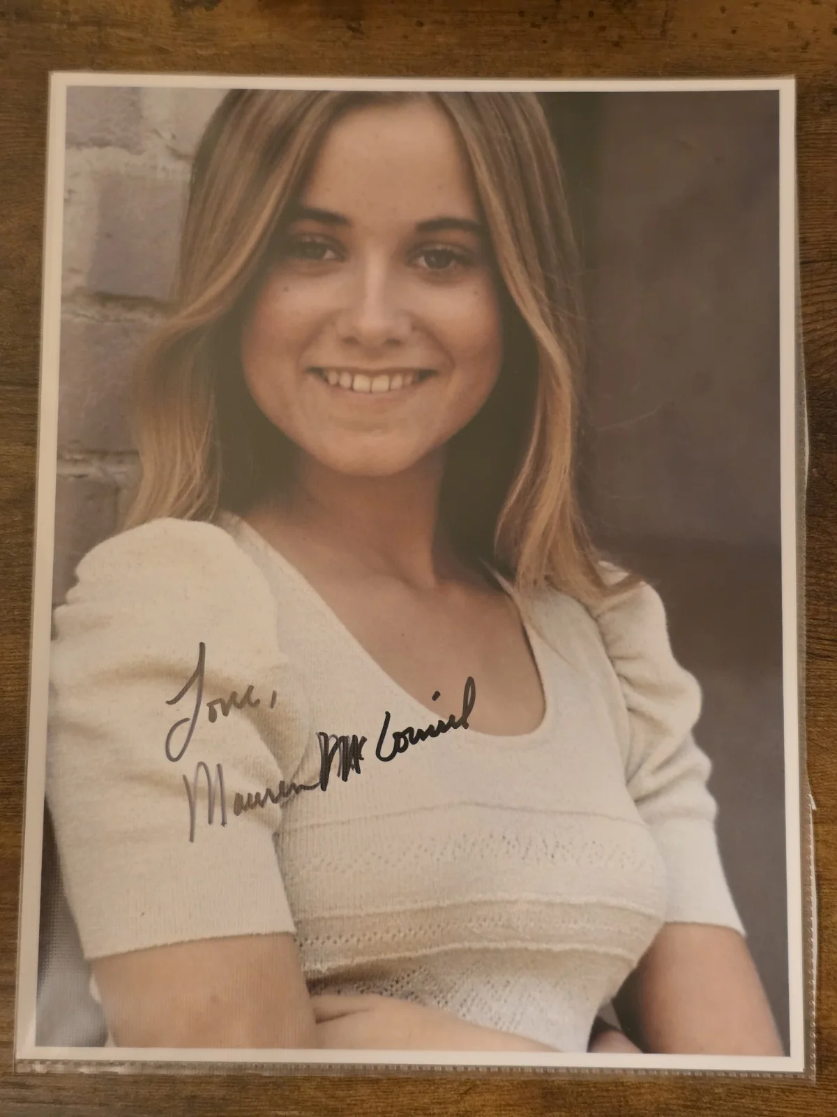 Maureen McCormick — MAUREEN McCORMICK Signed 8.5X11 Actress The Brady Bunch Marcia Vintage Autograph