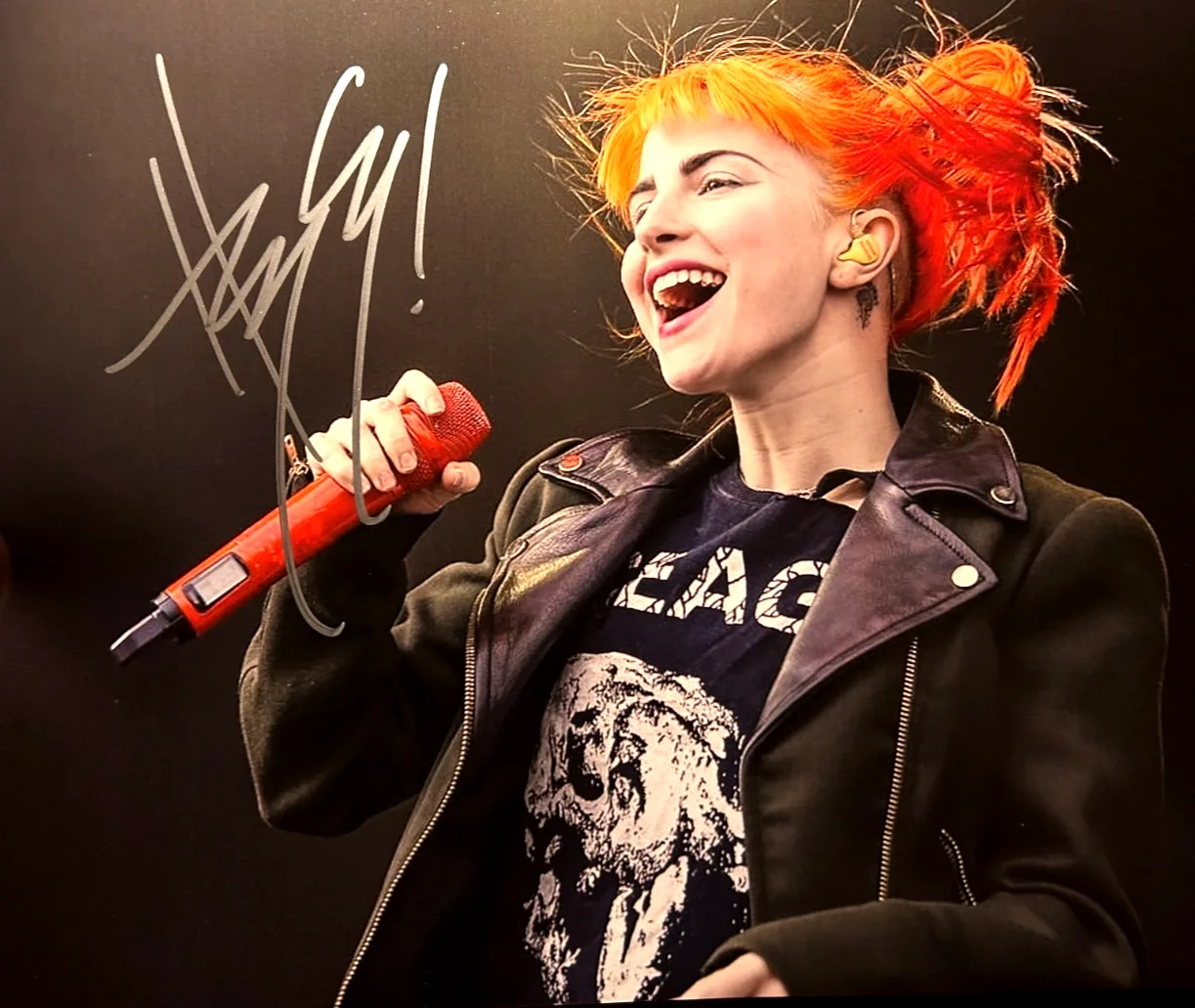HAYLEY WILLIAMS Signed PARAMORE 8x10" Authentic Original Autograph GENUINE w/COA, изображение 3