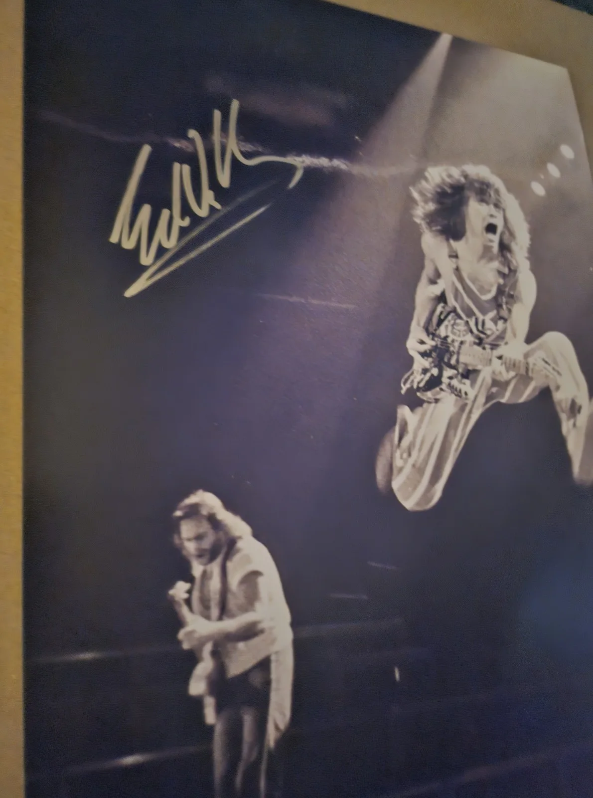 WITH COA ✔️ EDDIE VAN HALEN ORIGINAL AUTOGRAPH 8X12" SUPER COOL PHOTO 🤘, изображение 3