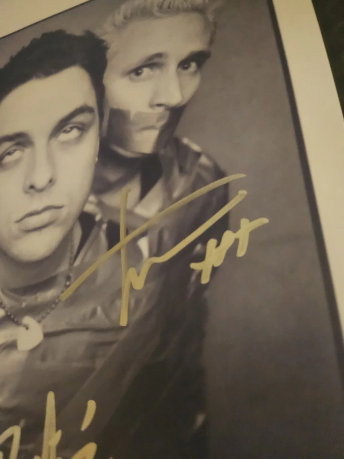 WITH COA, ORIGINAL GREENDAY FULL-BAND AUTOGRAPHS 8X12" PHOTO 🎼, изображение 5