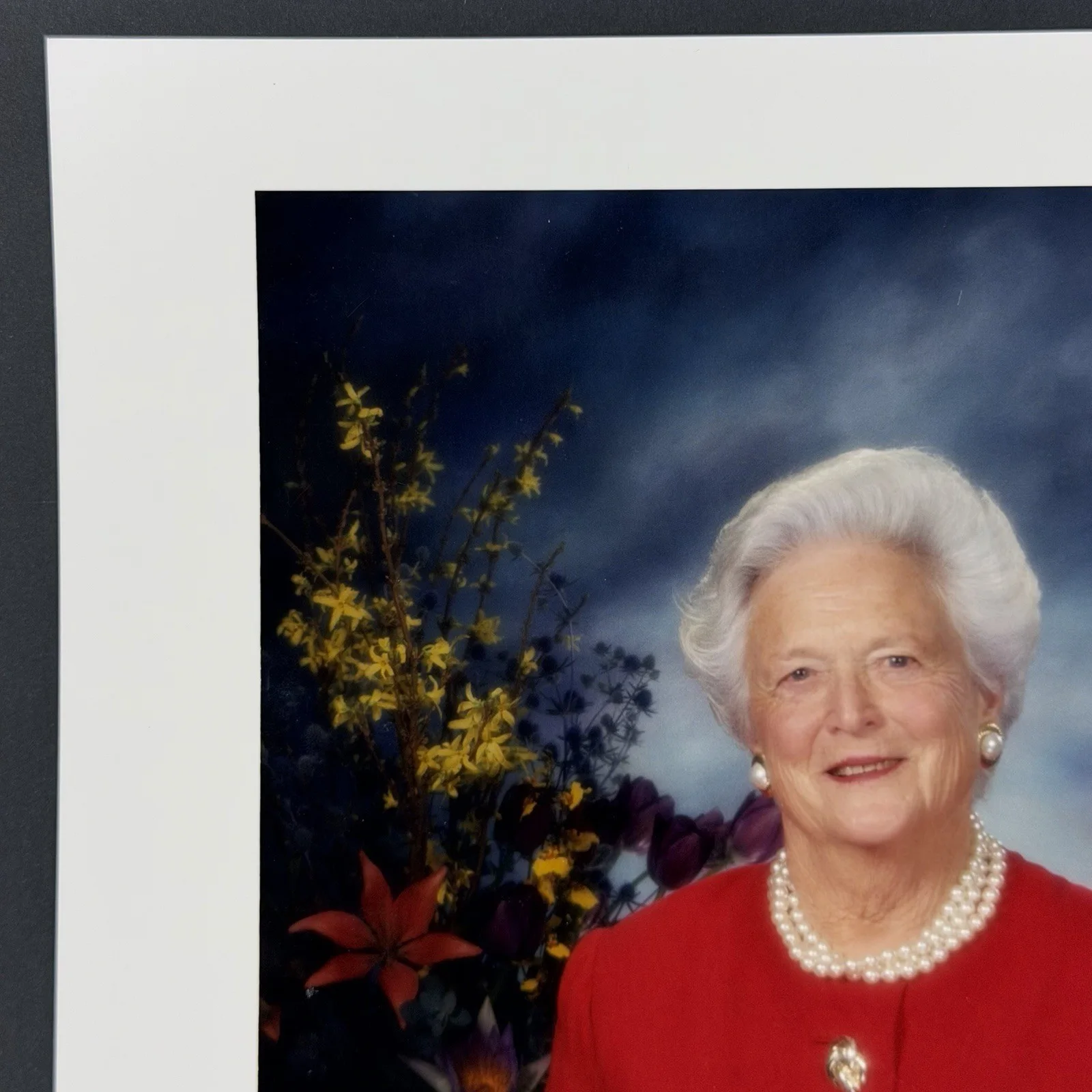 Barbara Bush — Barbara Bush First Lady Signed Autographed 8x10 Photo - JSA Authenticated, image 2