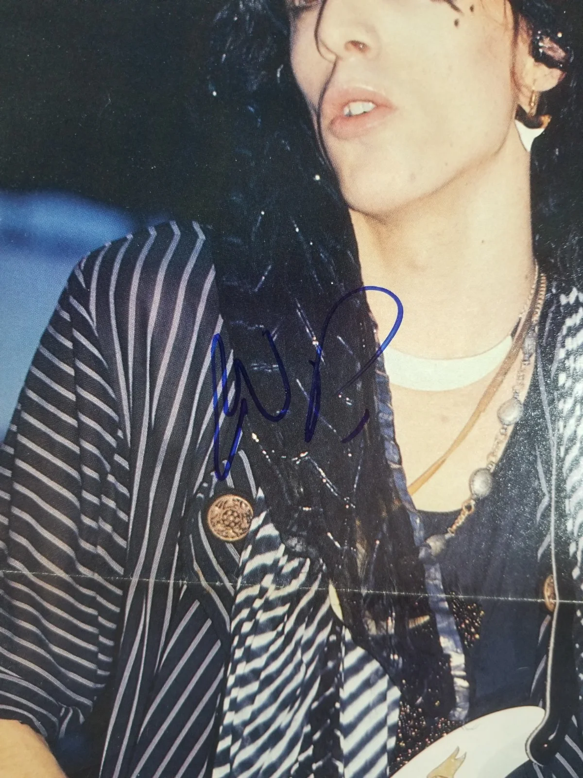 Warren DeMartini of RATT glam band hand SIGNED 11x16" Mag Foldout Poster COA, изображение 2