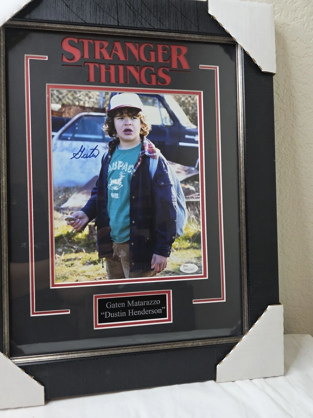 Gaten Matarazzo — Stranger Things Gaten Matarazzo Signed 8x10 Photo Framed JSA Authentication, image 2
