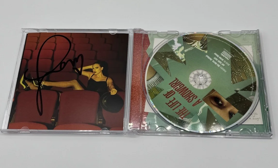 Taylor Swift The Life Of A Showgirl CD Medium Long Rare Signature Photo 4 Signed, изображение 2