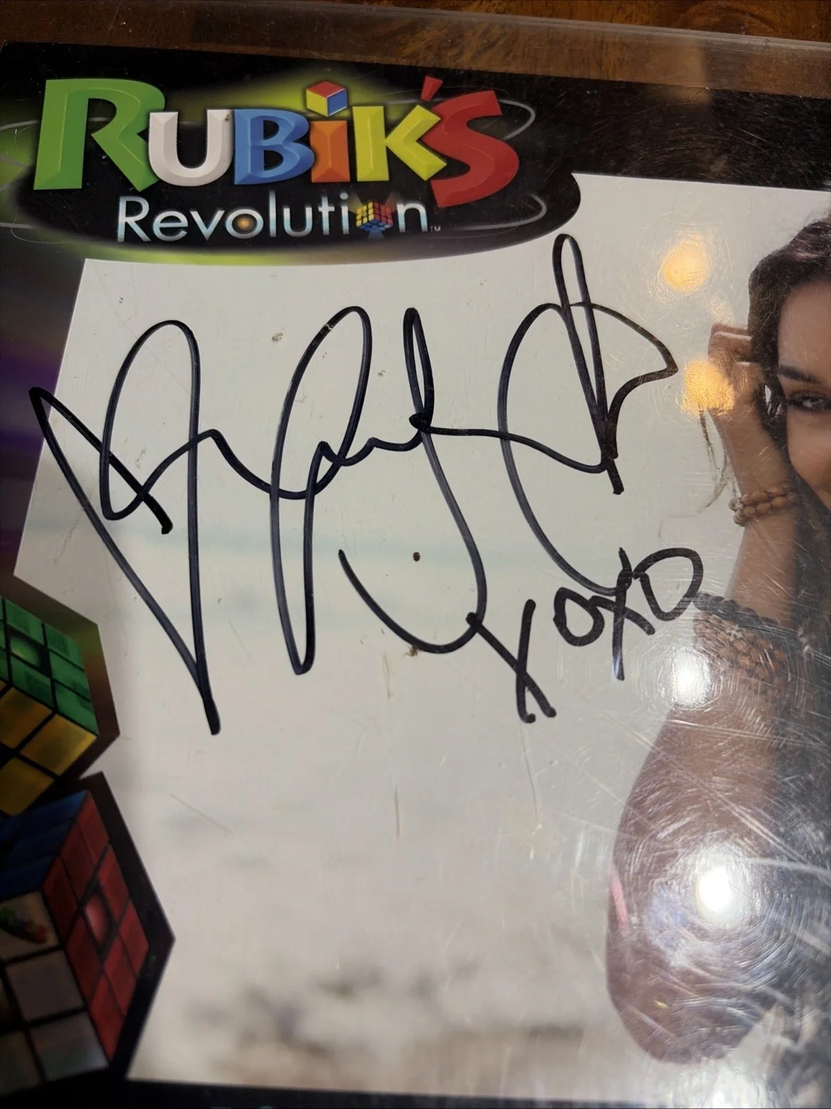 Vanessa Hudgens — Vanessa Hudgens Signed Rubik’s Revolution Promo Photo 2007 ToysRus Times Square, изображение 3