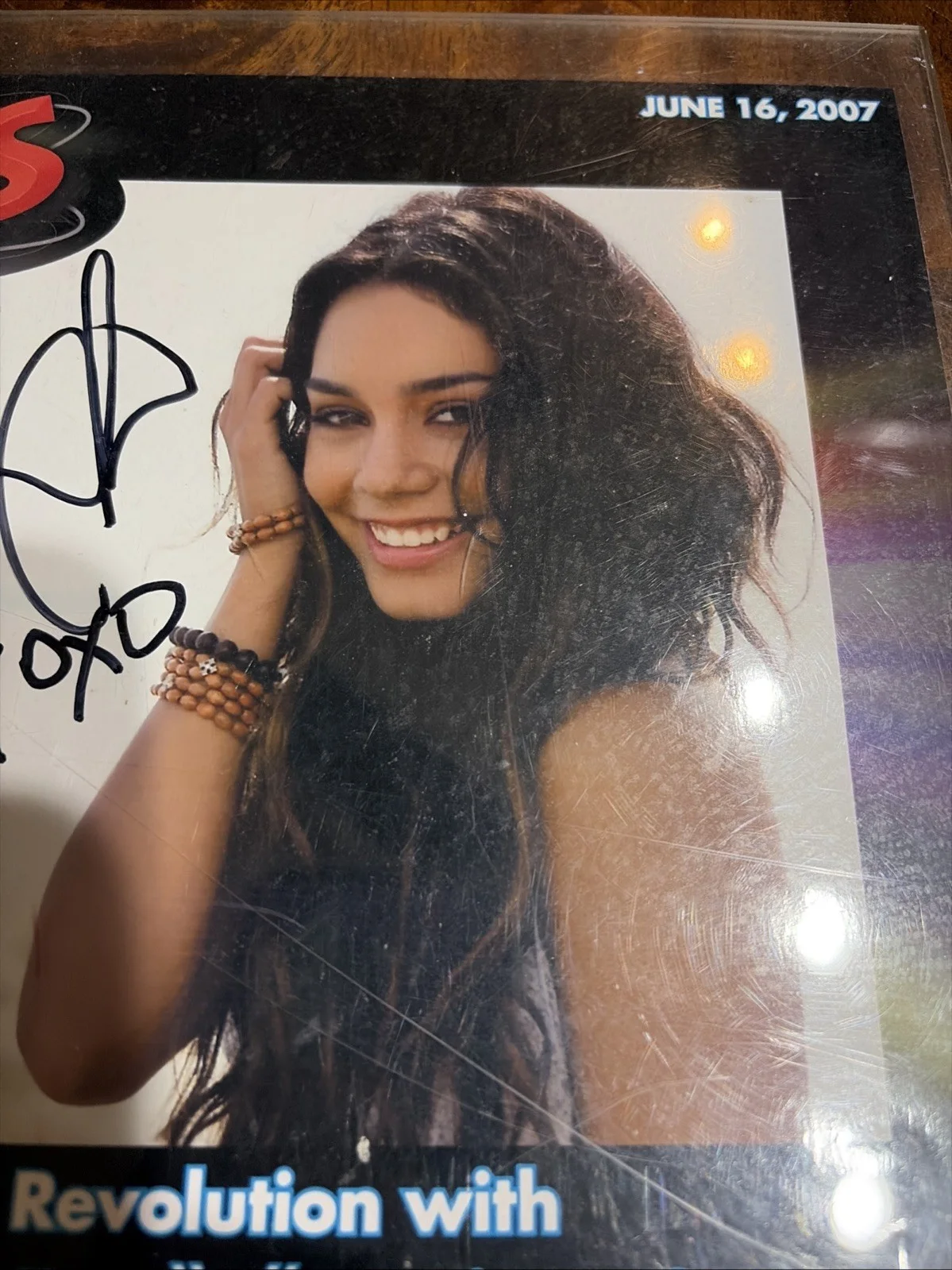 Vanessa Hudgens — Vanessa Hudgens Signed Rubik’s Revolution Promo Photo 2007 ToysRus Times Square, изображение 4