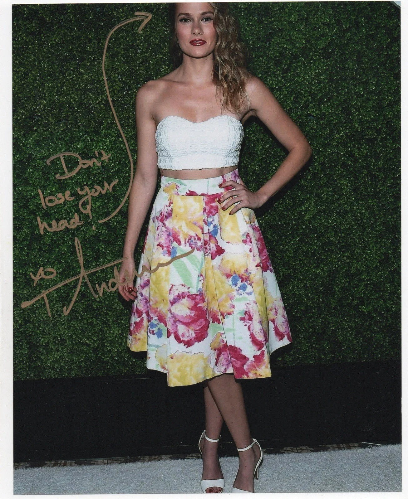 Tori Anderson — Tori Anderson signed autograph 8x10 Photo No COA Pass BAS PSA JSA Sexy Hot *INR