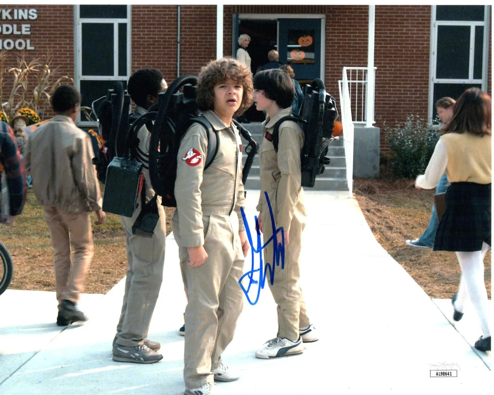 Gaten Matarazzo — Gaten Matarazzo signed 8x10 Photo Dustin Henderson Stranger Things JSA
