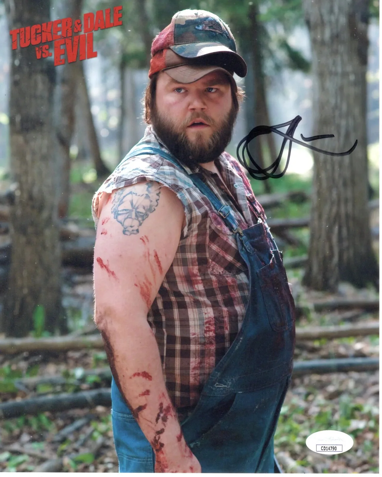 Tyler Labine — Tyler Labine signed 8x10 Photo Tucker and Dale vs Evil JSA Authentication