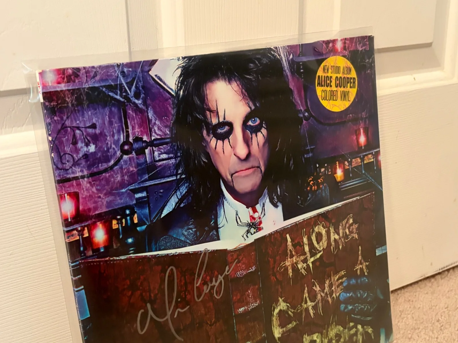 Alice Cooper Signed First Edition Along Came A Spider Clear Vinyl Record LP RARE, image 3
