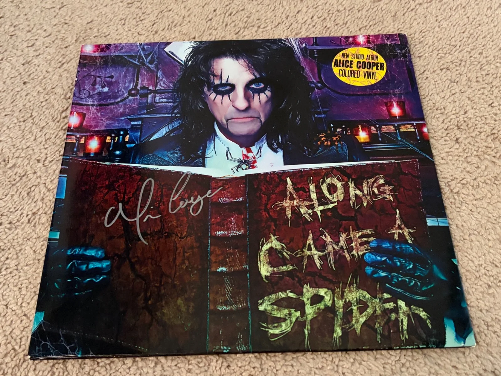 Alice Cooper Signed First Edition Along Came A Spider Clear Vinyl Record LP RARE, image 5