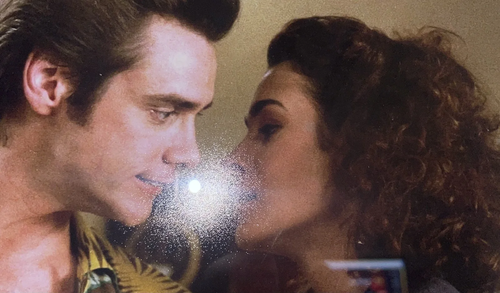 Sean Young — Sean Young Autographed Framed. Ace Ventura Picture 16"Long Cert., изображение 5