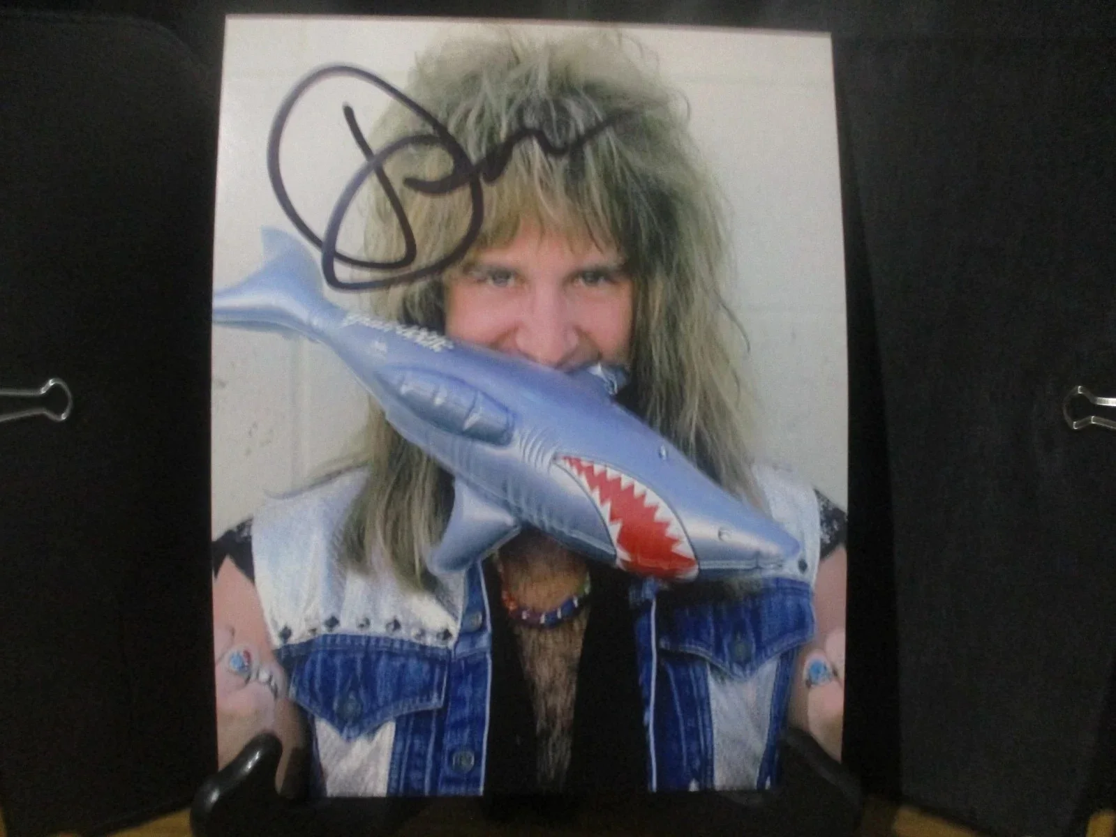 GREAT WHITE AUTHENTIC SIGNED/AUTOGRAPHED 8X10 PHOTO JACK RUSSELL (RIP), image 2
