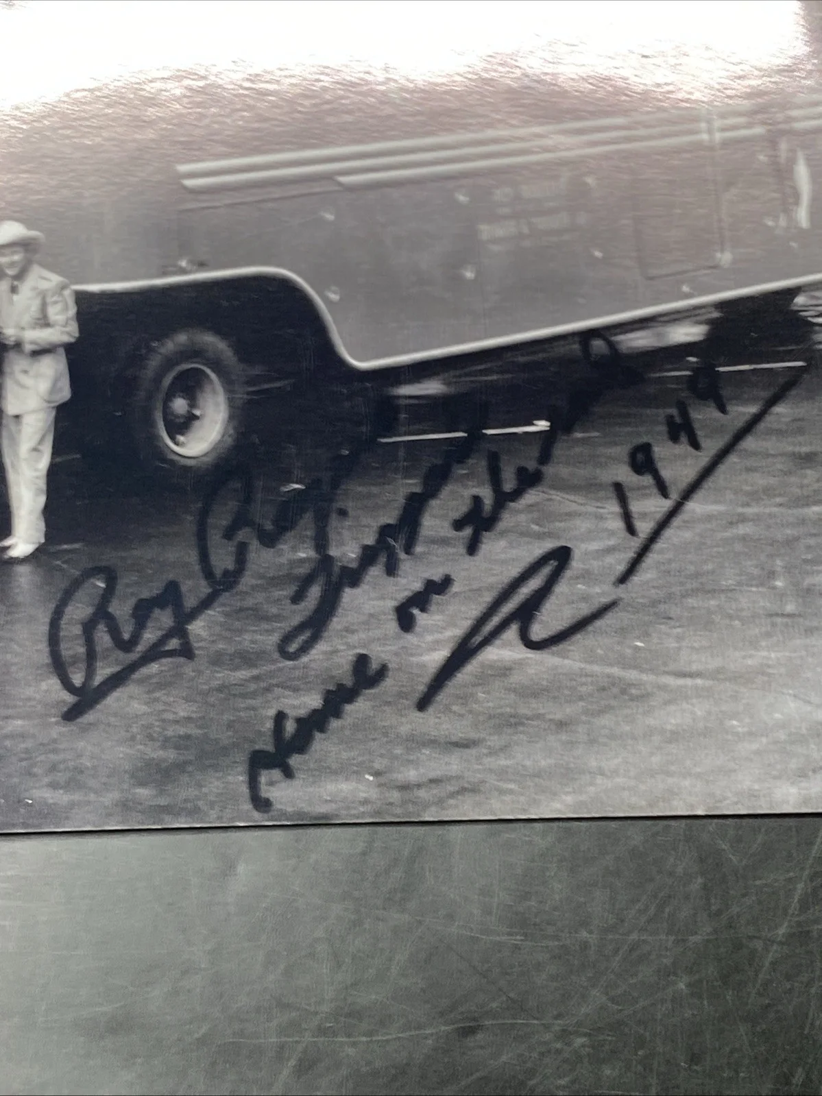 A Pair Of Black & White Roy Rodgers Trigger Truck And Trailer Printed Autograph, изображение 3