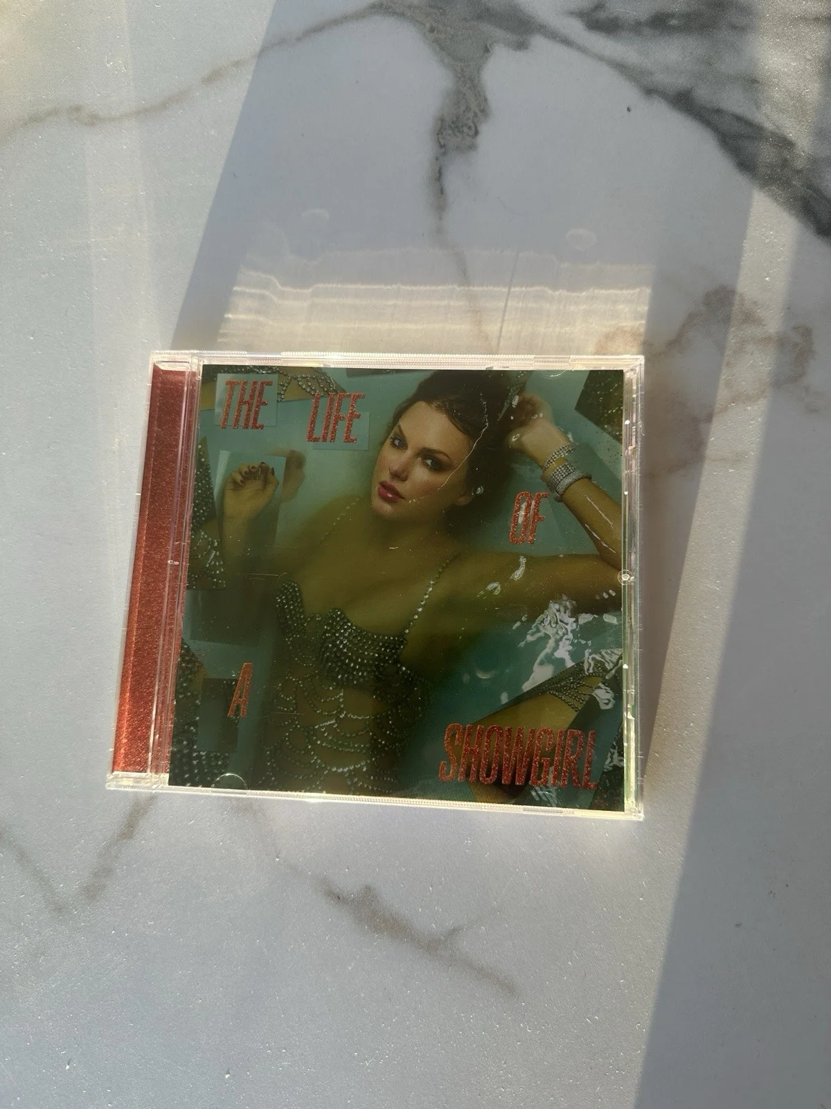 Taylor Swift Signed The Life Of A Showgirl CD (Photo 1), изображение 3