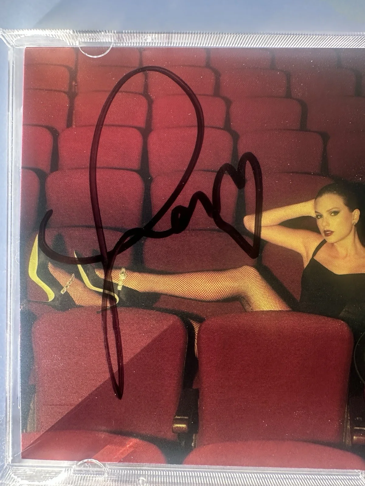 Taylor Swift Life Of A Showgirl CD With Hand Signed Photo 4, изображение 2