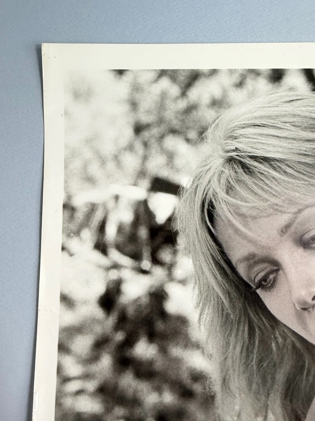 Tanya Roberts — TANYA ROBERTS Signed 8x9 Vintage Photo Authentic Autograph «Shena 1984”, image 2