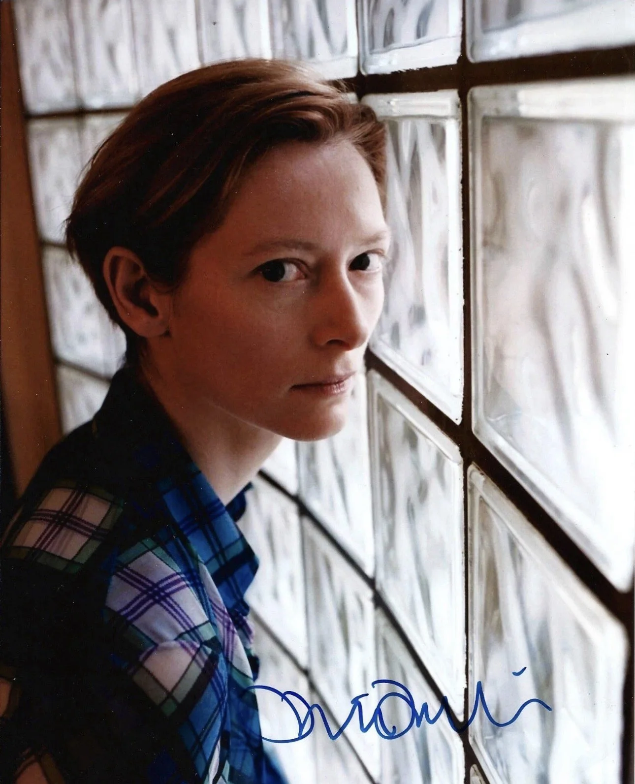 Tilda Swinton — Tilda Swinton signed 8x10 photo. Oscar Winner. Michael Clayton