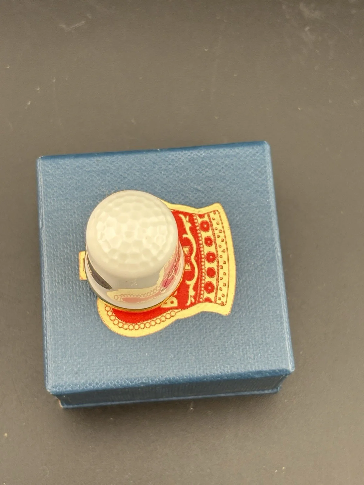barbara mandrell thimble MINT CONDITION NWT! gold guilding, image 5