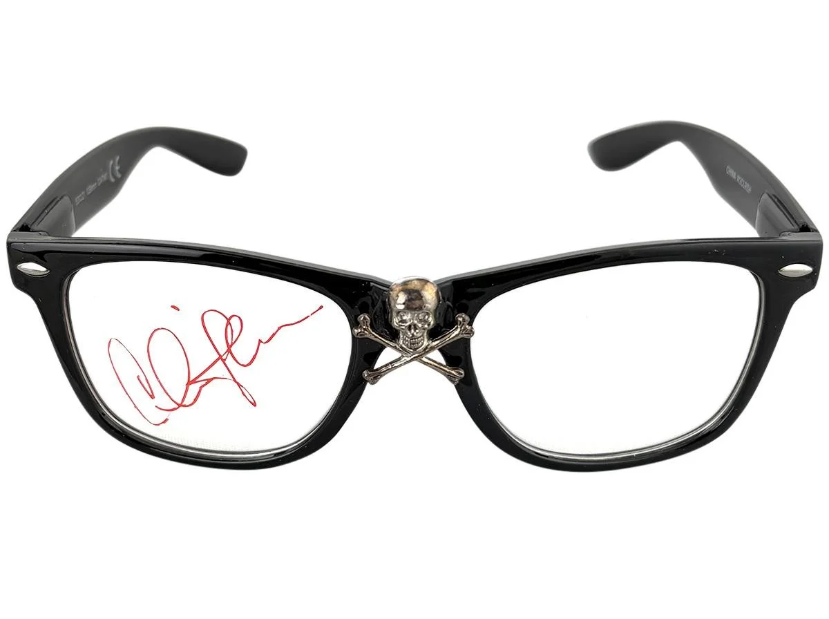 Charlie Sheen — Charlie Sheen Autographed Major League Replica Wild Thing Glasses TRISTAR, image 2