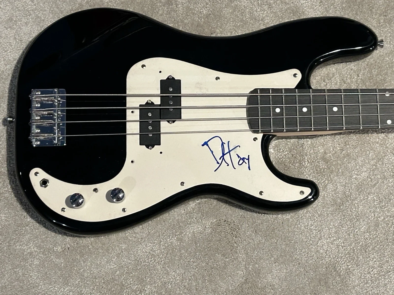 Duff McKagan Signed Bass Guitar Autographed Guns N Roses JSA LOA, изображение 2