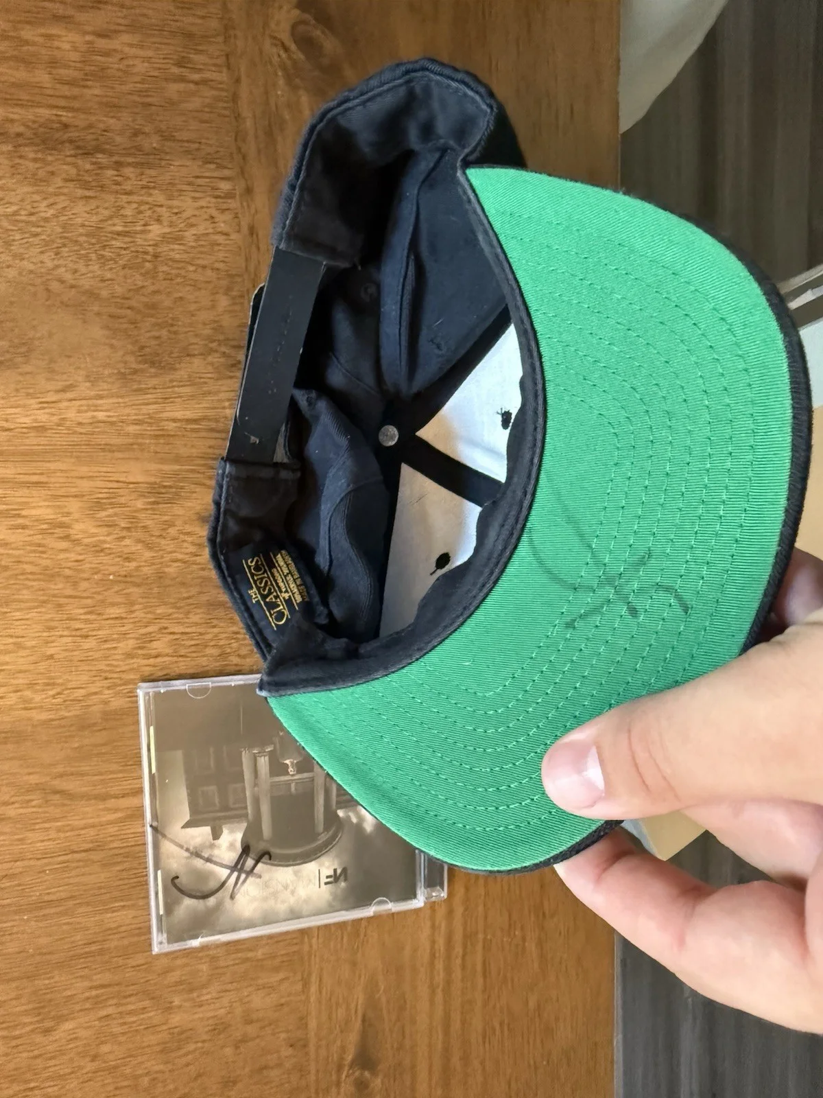 NF Autographed Hat & CD, изображение 2