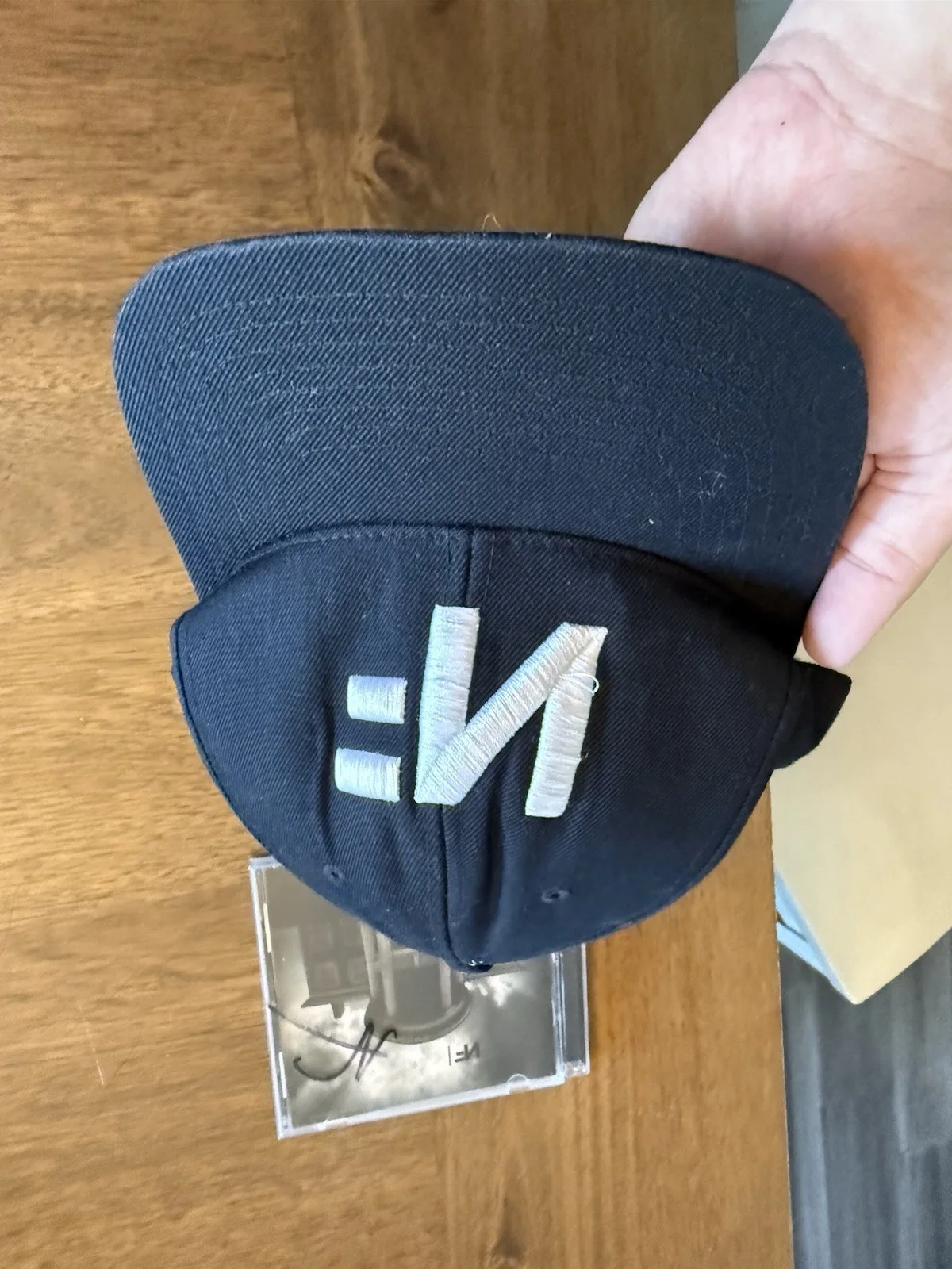 NF Autographed Hat & CD, изображение 3